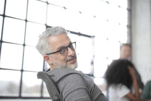 Qué es el liderazgo positivo y cómo se aplica en las organizaciones - ContextoCero