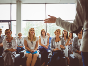 Taller de formación en acción para potenciar el crecimiento profesional y el bienestar de equipos femeninos - ContextoCero