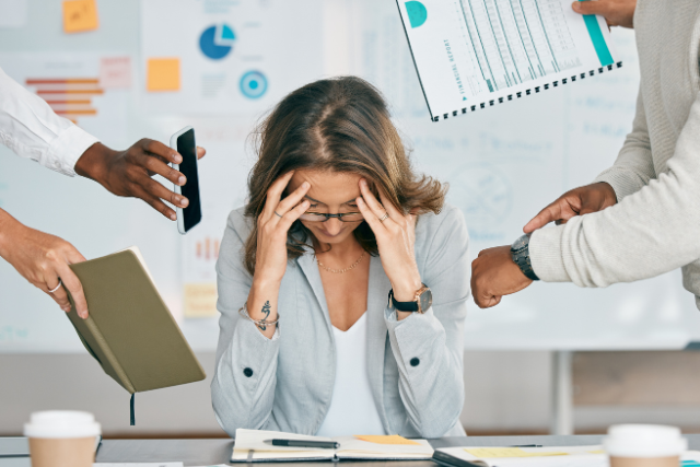 Cómo prevenir el burnout mediante la creación de estructuras de trabajo eficientes y bienestar organizacional - ContextoCero